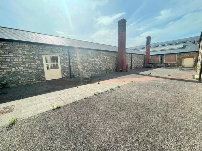 1 Bedroom Apartment To Rent In Chain Testing House, SN2