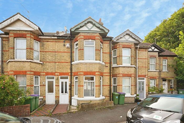 2 Bedroom Detached House For Sale In Abbott Road, Folkestone, Kent, CT20