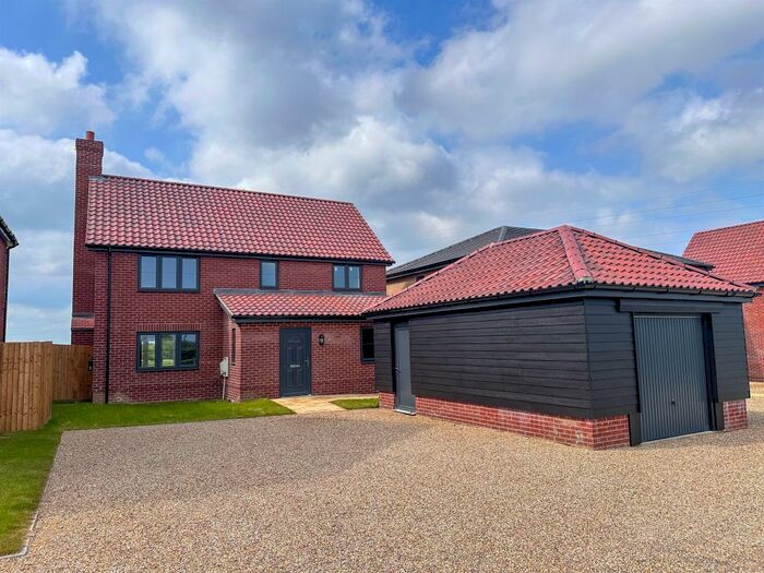 4 Bedroom Detached House For Sale In Bildeston Road, Combs, Stowmarket, IP14