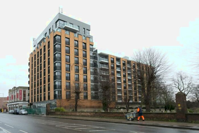 2 Bedroom Flat To Rent In High Road, Ilford, IG1