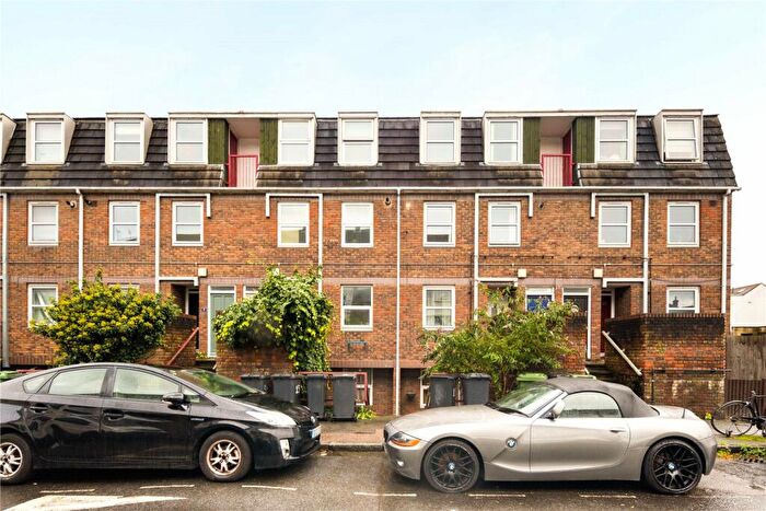 1 Bedroom Flat To Rent In Reginald Road, Deptford, London, SE8