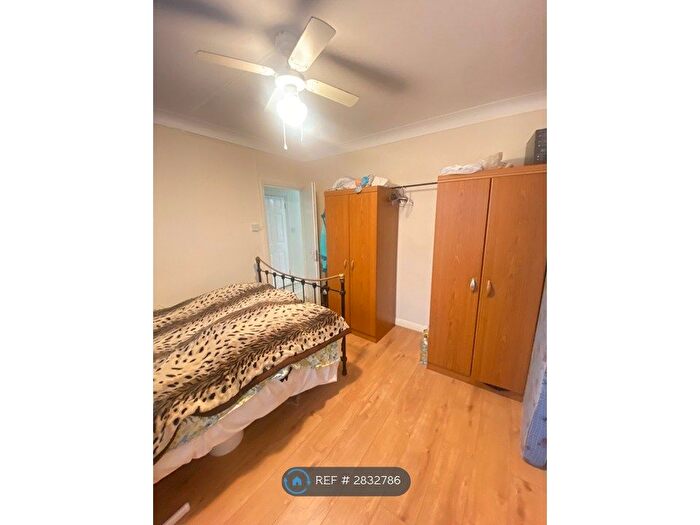 3 Bedroom Flat To Rent In Harlington Road West, Feltham, TW14