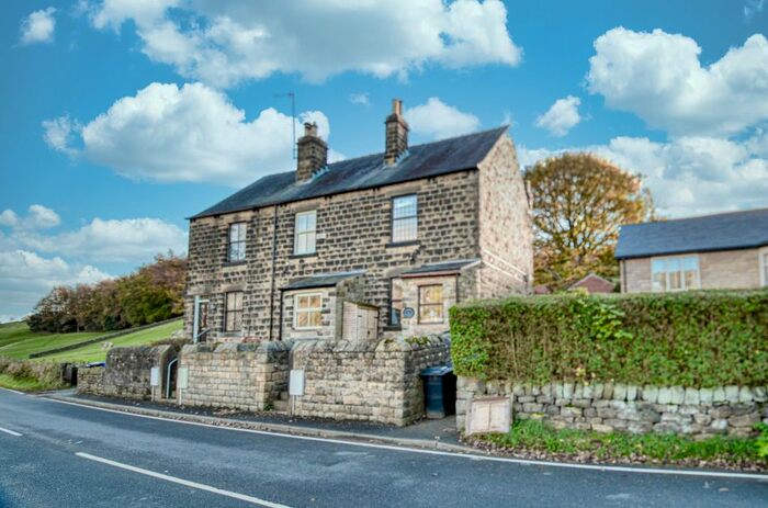 2 Bedroom Cottage For Sale In New Road, Bradfield, Sheffield, S6