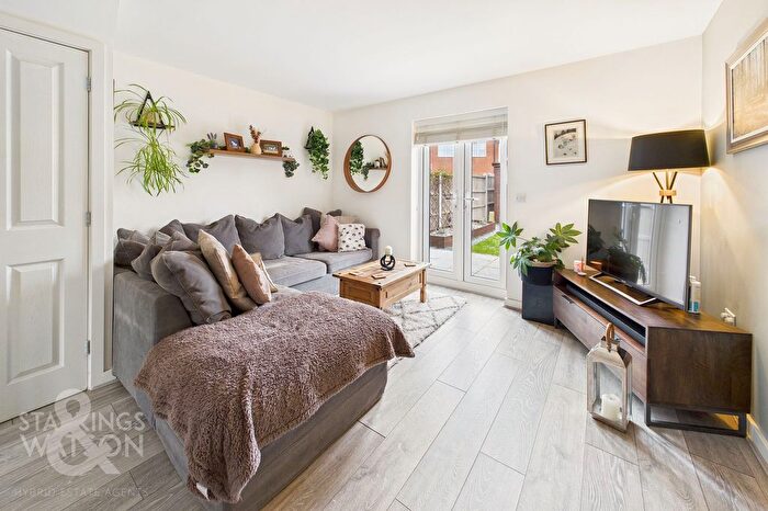 2 Bedroom Semi-Detached House For Sale In Maurecourt Drive, Brundall, Norwich, NR13