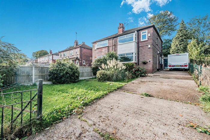 3 Bedroom Semi-Detached House For Sale In Stonebridge Avenue, Leeds, LS12