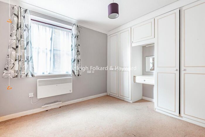 2 Bedroom Apartment To Rent In Magpie Hall Lane Bromley, BR2