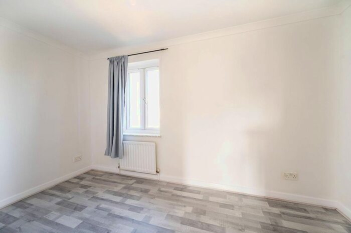 2 Bedroom Flat To Rent In Bignold Road, Stratford, London, E7