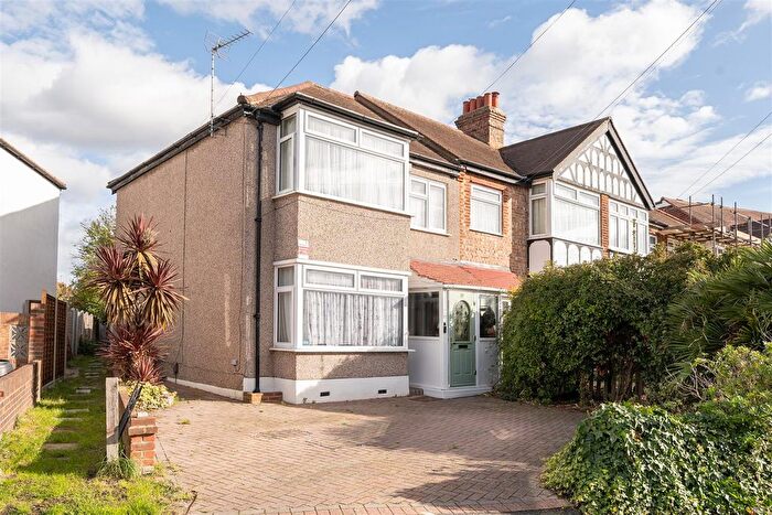 3 Bedroom Property For Sale In Edward Avenue, Highams Park, E4