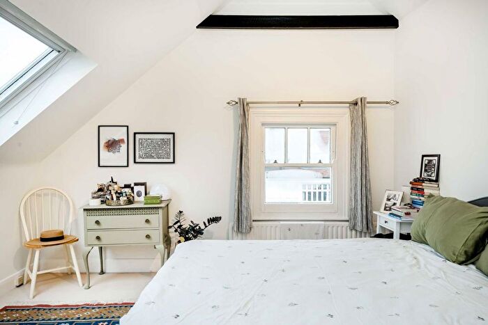1 Bedroom Flat For Sale In Dryburgh Road, London, SW15