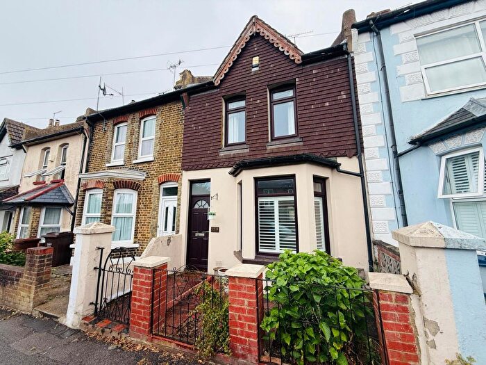 3 Bedroom Terraced House To Rent In Marlborough Road, Gillingham, ME7