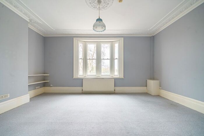 1 Bedroom Flat To Rent In Rocks Lane, London, SW13