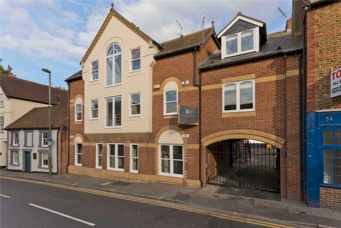 1 Bedroom Apartment To Rent In Chertsey Court, - Chertsey Street, Guildford, Surrey, GU1