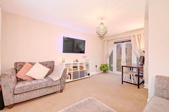 3 Bedroom Terraced House For Sale In Luscombe Avenue, Hellingly, BN27