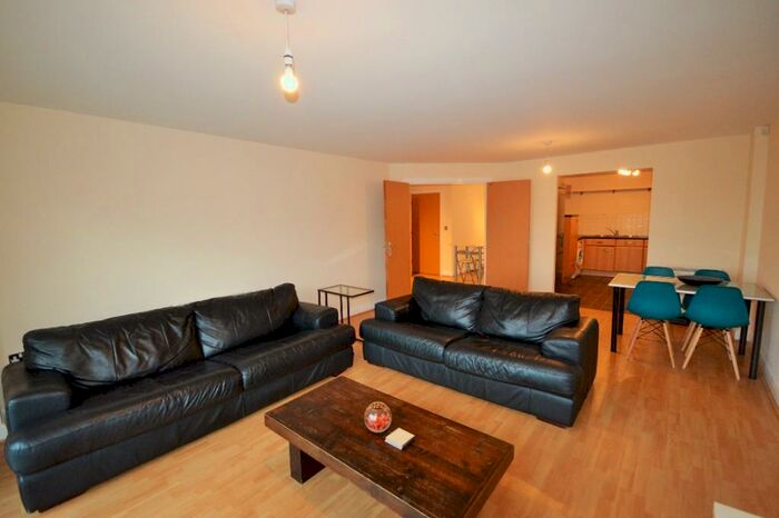 2 Bedroom Apartment To Rent In Royal Plaza, Westfield Terrace, Sheffield, S1