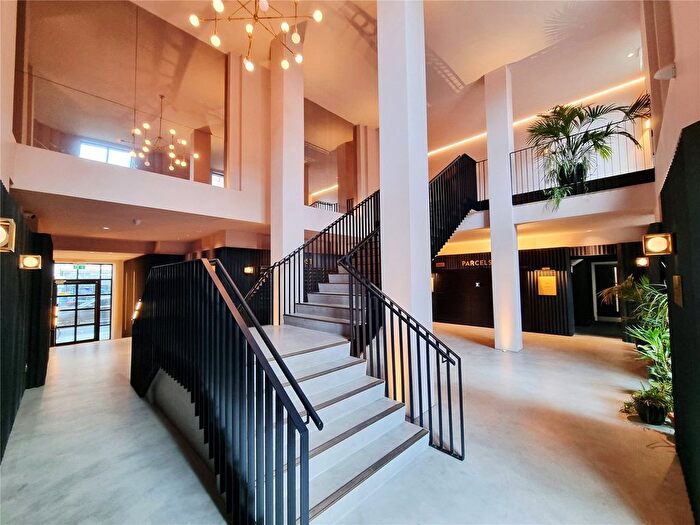 Studio For Sale In City View House, Bethnal Green Road, London, E2
