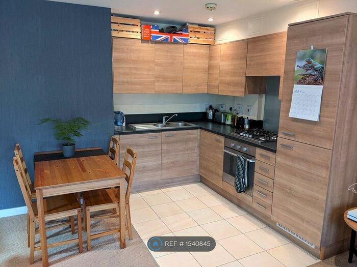 2 Bedroom Flat To Rent In Havergate Way, Reading, RG2