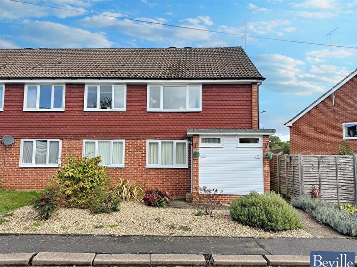 2 Bedroom Flat For Sale In Wood Lane Close, Sonning Common, RG4