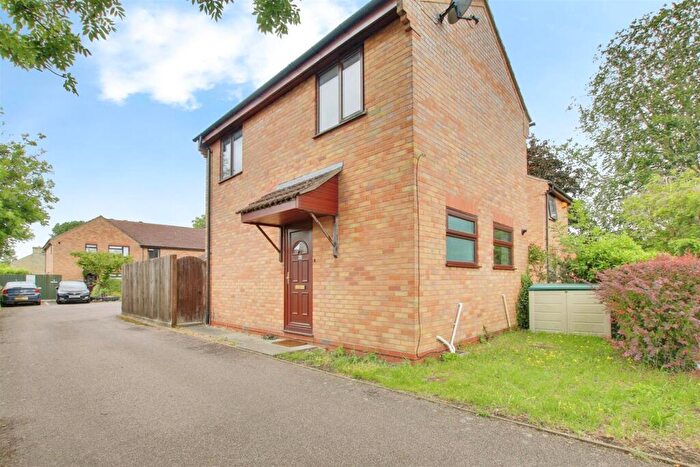 2 Bedroom End Of Terrace House To Rent In Robbs Walk, St. Ives, PE27