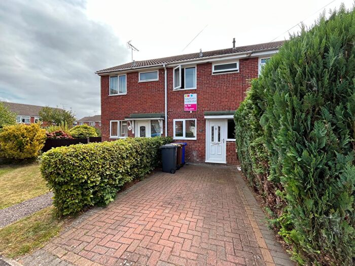 2 Bedroom Property To Rent In Oak Close, Uttoxeter, ST14