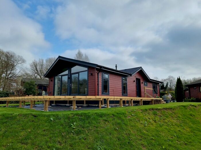 3 Bedroom Bungalow For Sale In Hunters Pointe, Somerford, Congleton