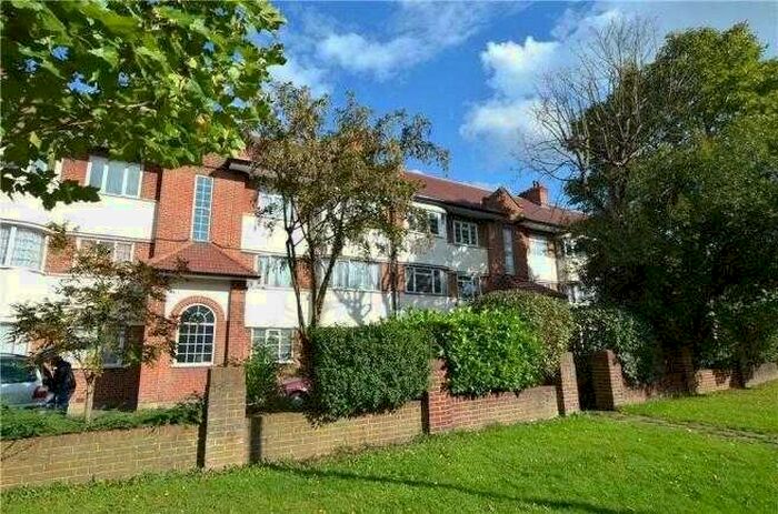 2 Bedroom Flat To Rent In Malvern Court, Alexandra Avenue, Harrow, HA2