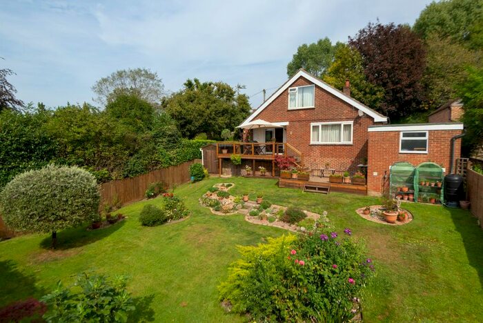 3 Bedroom Detached House For Sale In Pluckley, Ashford, TN27
