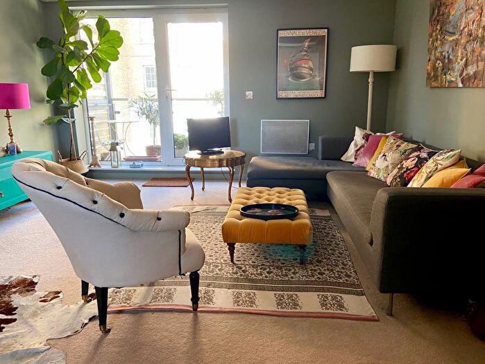 3 Bedroom Flat For Sale In Sharpthorne Court, Cheapside, Brighton, BN1