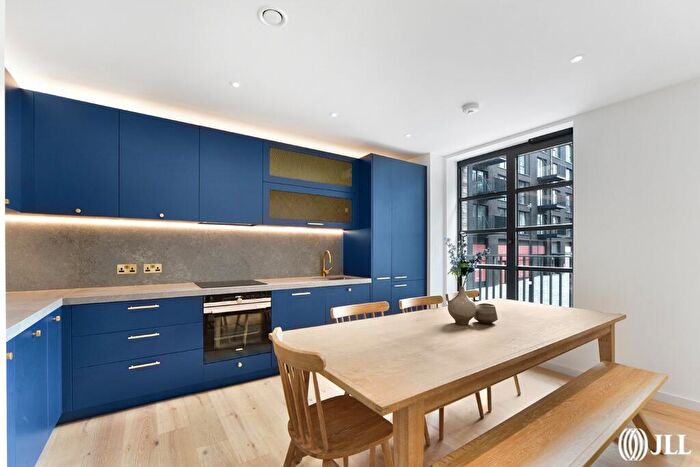 3 Bedroom Town House To Rent In Orchard Place, Goodluck Hope, E14