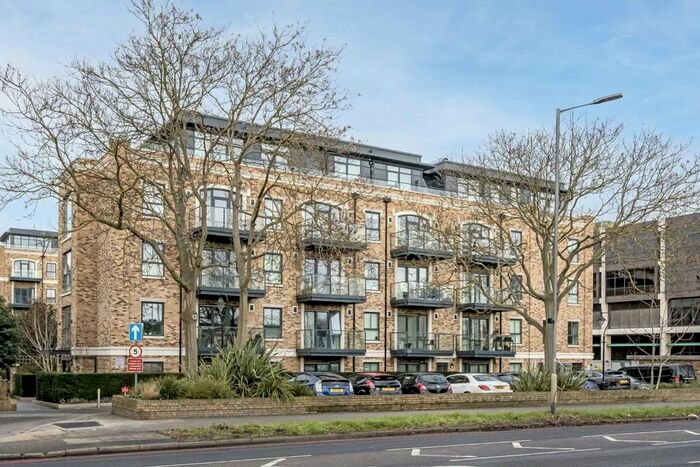 2 Bedroom Flat To Rent In Palladian Gardens, London, W4