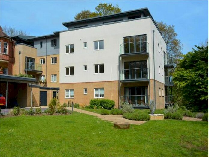 2 Bedroom Flat To Rent In Grange Road, Hastings, TN34