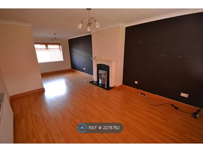 3 Bedroom Terraced House To Rent In Marsdale, Hull, HU7