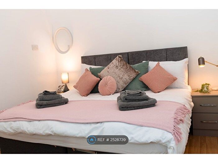 3 Bedroom Semi-Detached House To Rent In Stamford Road, London, N15