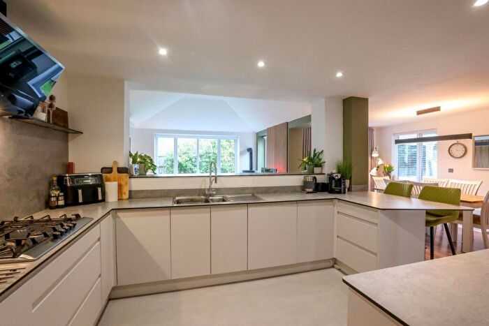 4 Bedroom Detached House For Sale In The Glades, Grange Park, Northampton, NN4