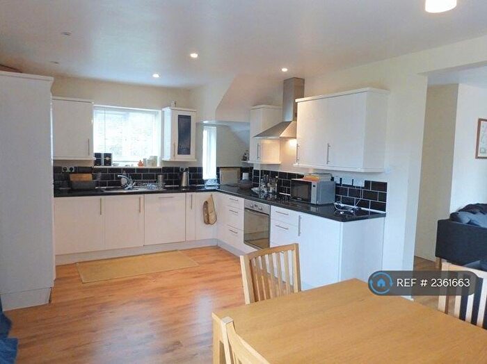 3 Bedroom Semi-Detached House To Rent In Y Wern, Y Felinheli, LL56