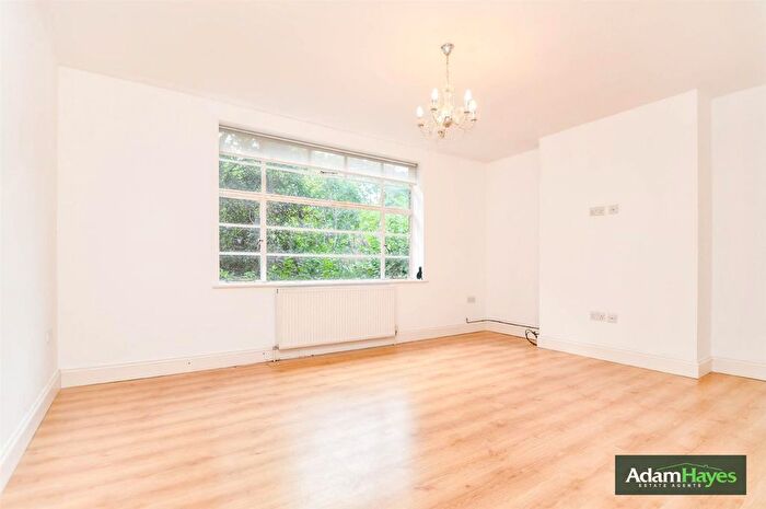 3 Bedroom Flat To Rent In Brookland Rise, Hampstead Garden Suburb, NW11
