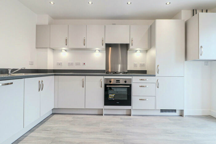 2 Bedroom Apartment To Rent In Moor Close, Spencers Wood, Reading, RG7