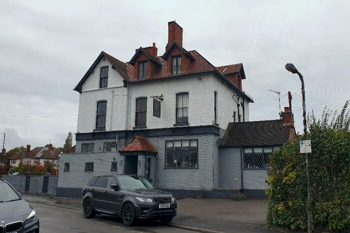 Pub Retail Property / Shop To Rent In The Paddock Evesham Road, Stratford Upon Avon, CV37