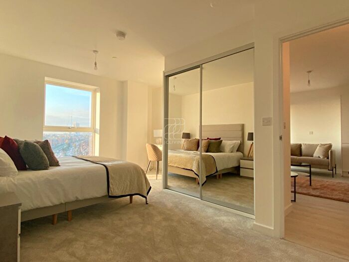 1 Bedroom Flat To Rent In Western Circus, Acton, London, W3