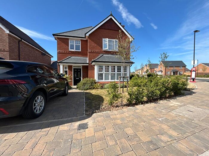 3 Bedroom Detached House To Rent In King Henry Avenue, Wallingford, OX10