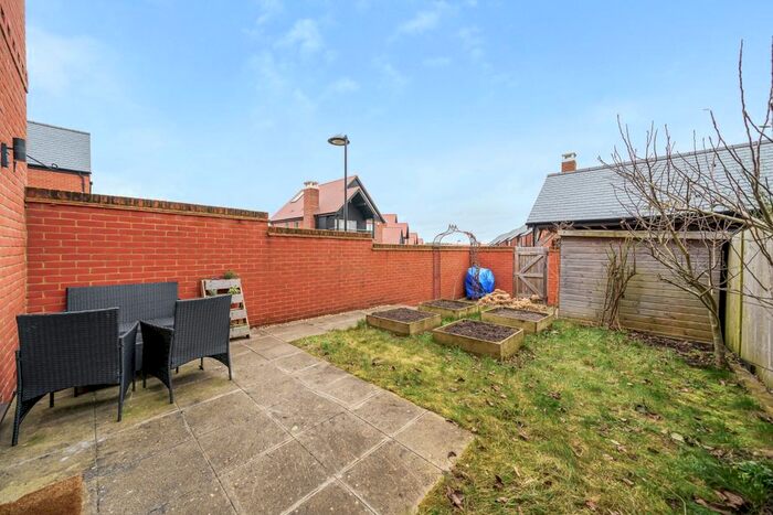 4 Bedroom End Of Terrace House To Rent In Roman Drive, Winchester, SO22