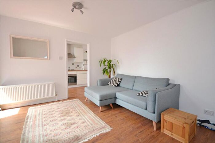 2 Bedroom Apartment To Rent In Nether Street, North Finchley, London, N12
