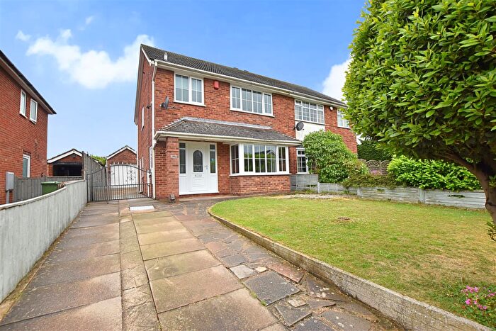3 Bedroom Semi-Detached House For Sale In Sanctuary Way, Wybers Wood, Grimsby, DN37