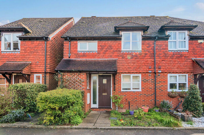 3 Bedroom Semi-Detached House To Rent In Barncroft, Farnham, Surrey, GU9
