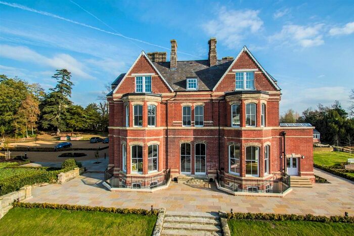 2 Bedroom Flat For Sale In Lillesden House, Hastings Road Hawkhurst, Cranbrook, TN18