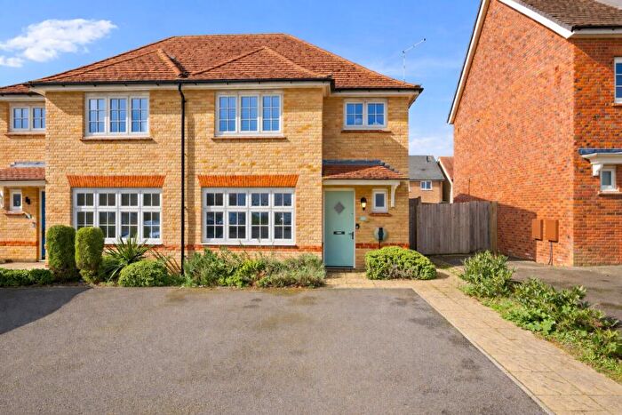 3 Bedroom Semi Detached House For Sale In Mallard Crescent, Caddington, Luton, Bedfordshire, LU1