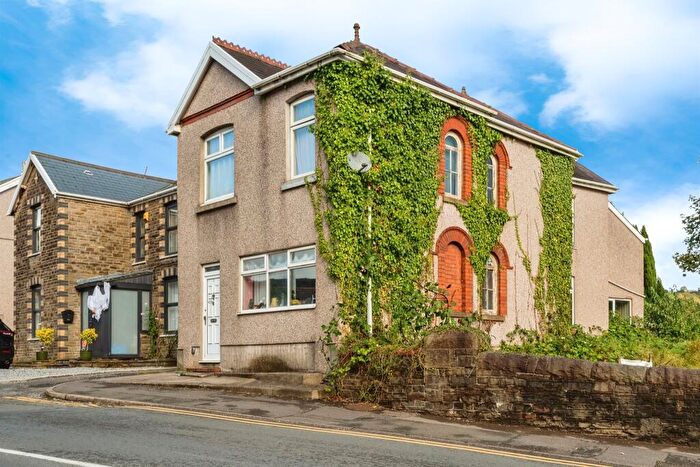 3 Bedroom Detached House For Sale In Vardre Road, Clydach, Swansea, SA6