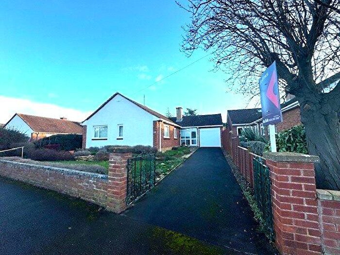 3 Bedroom Bungalow For Sale In Yarnolds, Shurdington, Cheltenham, Gloucestershire, GL51