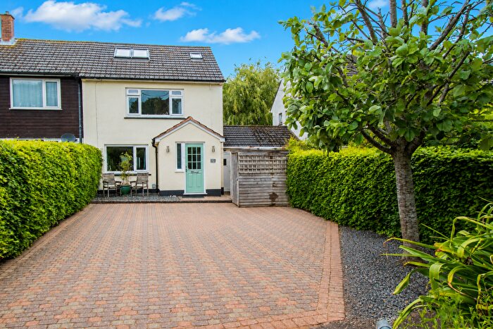 3 Bedroom End Of Terrace House For Sale In Metcombe Vale, Metcombe, EX11