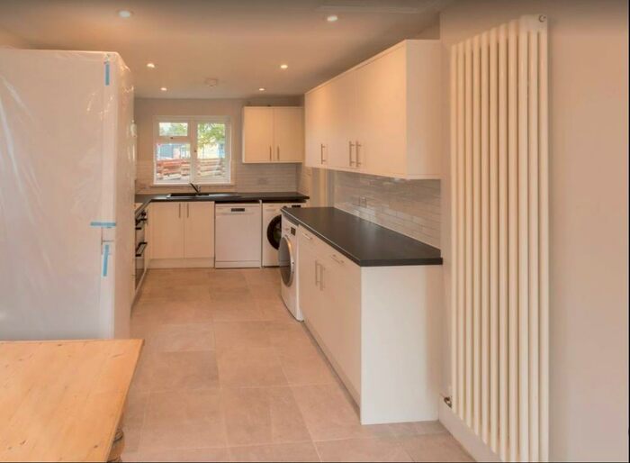 4 Bedroom Semi-Detached House To Rent In Addington Road, Reading, RG1