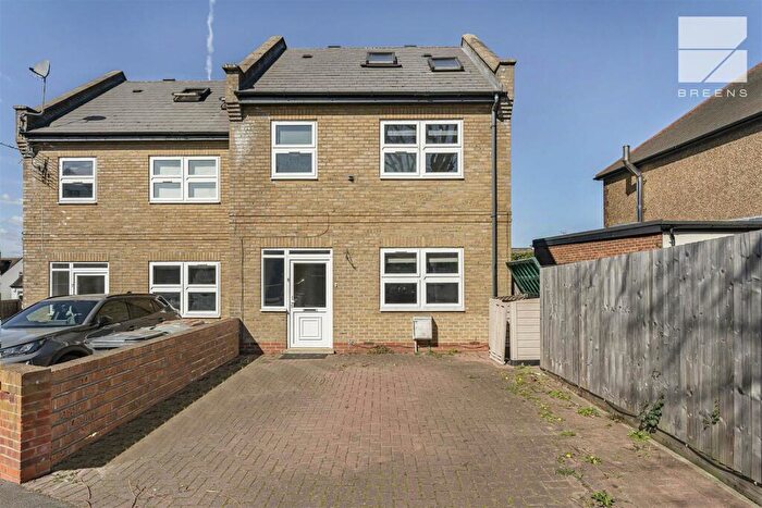 3 Bedroom House For Sale In Castle Avenue, Highams Park, E4